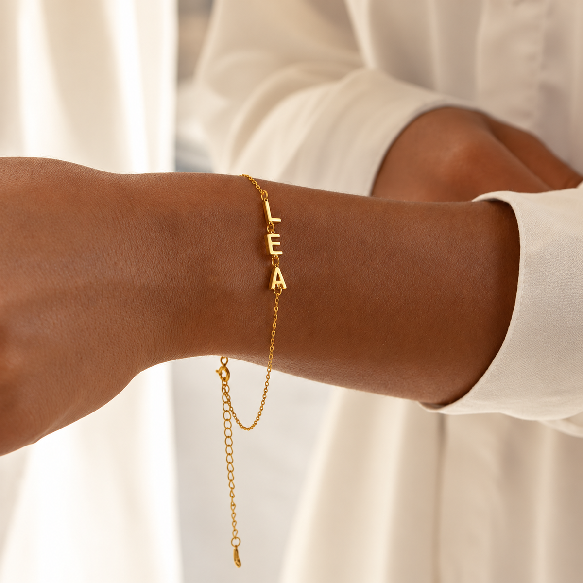 Seitliches Initialen Armband